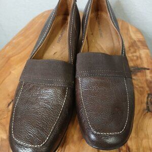 NWOT Naturalizer Brown Leather Slip on  with comfort band size 8.5